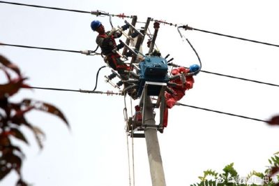 綜合檢修園區(qū)線路 保障客戶可靠用電 綜合檢修園區(qū)線路 保障客戶可靠用電