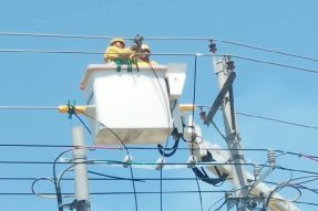 銅山區(qū)供電公司完成帶電搭接工作 銅山區(qū)供電公司完成帶電搭接工作