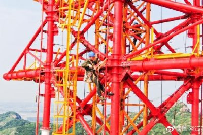 鎮(zhèn)江五峰山220千伏跨江升高改造工程南跨越塔舊塔爆破原址 鎮(zhèn)江五峰山220千伏跨江升高改造工程南跨越塔舊塔爆破原址