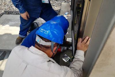 500千伏陸橋變對(duì)線(xiàn)路匯控柜進(jìn)行防潮防凝露改造 500千伏陸橋變對(duì)線(xiàn)路匯控柜進(jìn)行防潮防凝露改造
