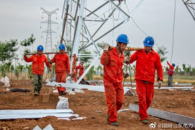 東部電網(wǎng)忙攻堅(jiān)  高溫組塔不等閑 東部電網(wǎng)忙攻堅(jiān)  高溫組塔不等閑