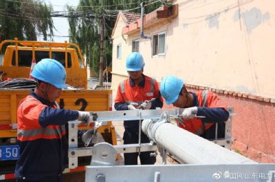 更換老舊電桿 完成大同東3號(hào)臺(tái)配變供電 更換老舊電桿 完成大同東3號(hào)臺(tái)配變供電