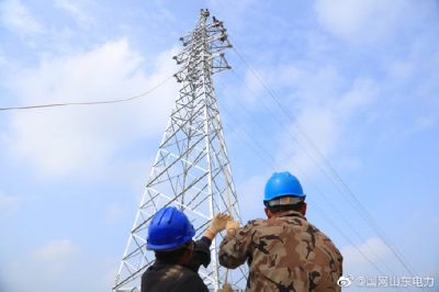 曹縣供電公司對35千伏蘇集站線路部分進行作業(yè) 曹縣供電公司對35千伏蘇集站線路部分進行作業(yè)