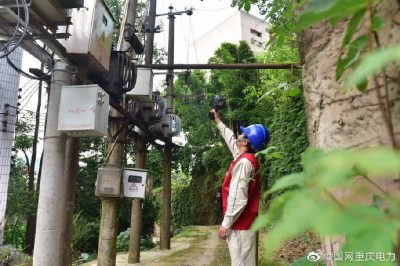 大足供電公司為高考的順利進(jìn)行電力巡查 大足供電公司為高考的順利進(jìn)行電力巡查