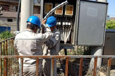 更換小區(qū)公變電纜  保障迎峰度夏供電安全 更換小區(qū)公變電纜  保障迎峰度夏供電安全