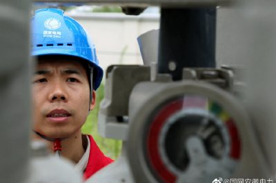 合肥供電公司對電力設備進行全面巡視 合肥供電公司對電力設備進行全面巡視