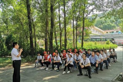 尋找紅色記憶 重走革命圣地 他們從“延安精神”中汲取力量 尋找紅色記憶 重走革命圣地 他們從“延安精神”中汲取力量