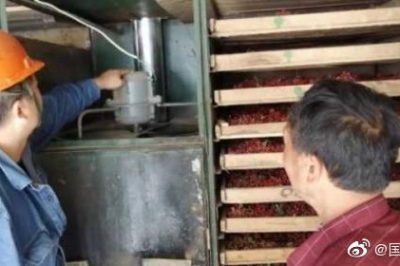 鳳縣供電公司義務(wù)花椒種植戶漏電保護(hù)器、室內(nèi)線路等用電設(shè)備