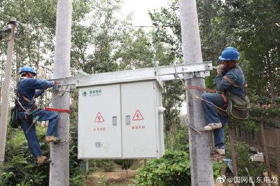 增容新裝200千伏安變壓器1臺、新立電桿5基、架設絕緣導線400余米