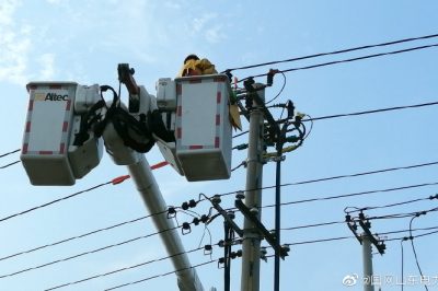 饒縣供電公司進(jìn)行10千伏黃琚線楊琚分支線帶電作業(yè) 饒縣供電公司進(jìn)行10千伏黃琚線楊琚分支線帶電作業(yè)