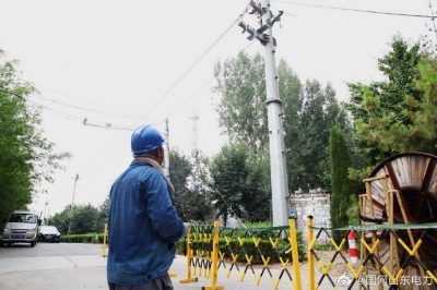 桓臺縣供電公司新立電桿27基、架設線路1.3公里、敷設電纜200余米