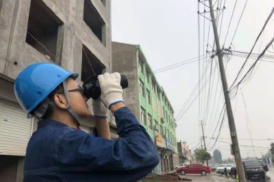 開展雨后設(shè)備巡視，為迎峰度夏期間安全供電消除隱患
