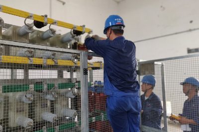 滄州供電公司對(duì)110千伏金化變電站進(jìn)行施工工作 滄州供電公司對(duì)110千伏金化變電站進(jìn)行施工工作