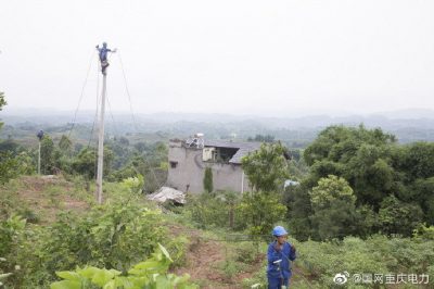 10千伏龍璧線四面山村馬家灣配變臺(tái)區(qū)安裝拉線 10千伏龍璧線四面山村馬家灣配變臺(tái)區(qū)安裝拉線