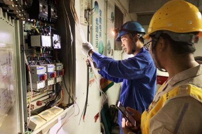 電動(dòng)汽車智能充電樁進(jìn)駐政府車庫(kù) 電動(dòng)汽車智能充電樁進(jìn)駐政府車庫(kù)
