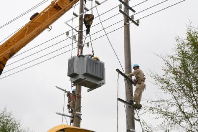 鎮(zhèn)江供電公司開展變壓器增容更換作業(yè) 鎮(zhèn)江供電公司開展變壓器增容更換作業(yè)