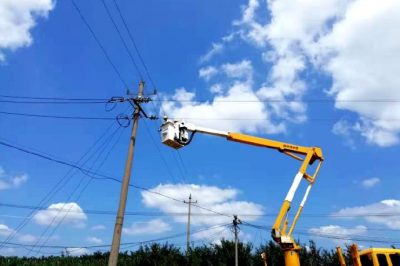 萊陽市供電公司對10千伏西留線、10千伏張莊線進行集中帶電消缺