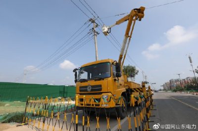 武城縣供電公司10千伏老城北線帶電作業(yè)更換占位器并消除過熱隱患 武城縣供電公司10千伏老城北線帶電作業(yè)更換占位器并消除過熱隱患
