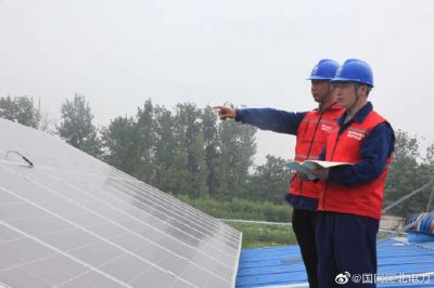 臨西縣供電公司為光伏設(shè)備“體檢” 臨西縣供電公司為光伏設(shè)備“體檢”