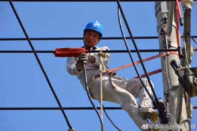 太倉市供電公司對浮橋鎮(zhèn)方橋村10千伏九明線進(jìn)行遷移 太倉市供電公司對浮橋鎮(zhèn)方橋村10千伏九明線進(jìn)行遷移
