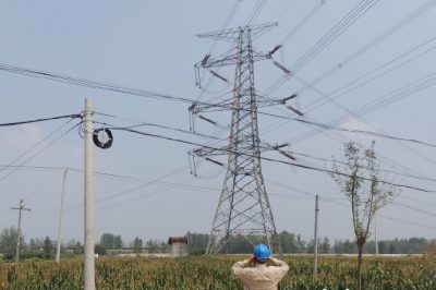500千伏艾姚、艾湖線開展保電特巡工作