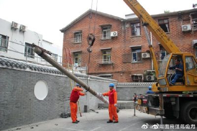 國網(wǎng)南京:義務(wù)移除電桿 服務(wù)電力客戶 國網(wǎng)南京:義務(wù)移除電桿 服務(wù)電力客戶