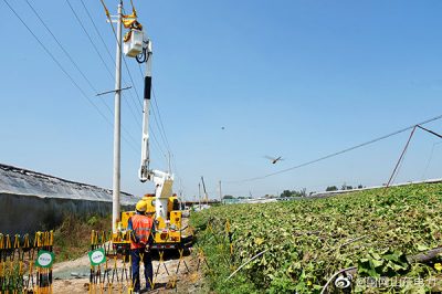 10千伏曲東線工業(yè)園支線6號桿進(jìn)行帶電消缺 10千伏曲東線工業(yè)園支線6號桿進(jìn)行帶電消缺