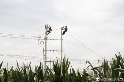 費縣供電公司新增200千伏安變壓器1臺 縮短供電半徑 費縣供電公司新增200千伏安變壓器1臺 縮短供電半徑