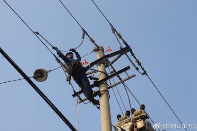 廣饒縣供電公司對(duì)10千伏生金線開展檢修作業(yè) 廣饒縣供電公司對(duì)10千伏生金線開展檢修作業(yè)