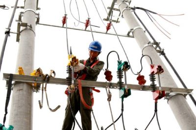 太和縣供電公司更換老化電力線路和用戶表 新裝200千伏安配變 太和縣供電公司更換老化電力線路和用戶表 新裝200千伏安配變