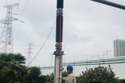 南京供電公司在220kV大定坊變開展秋檢工作 南京供電公司在220kV大定坊變開展秋檢工作