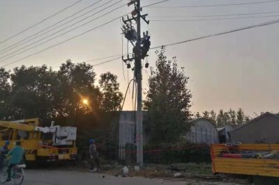 金湖縣供電公司帶電增容到700千伏安變壓器 金湖縣供電公司帶電增容到700千伏安變壓器