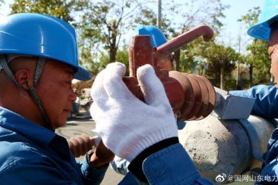 10千伏園東線線路對(duì)舊線桿進(jìn)行移除工程 10千伏園東線線路對(duì)舊線桿進(jìn)行移除工程
