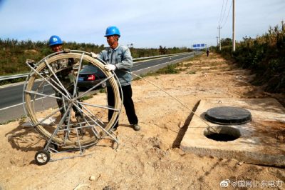 潮水機場路35千伏季崮線進行入地電纜敷設工作 潮水機場路35千伏季崮線進行入地電纜敷設工作
