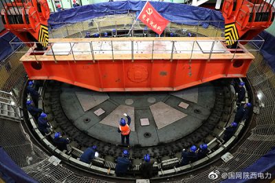 安康水電廠1號發(fā)電機轉(zhuǎn)子被成功起吊拆除 安康水電廠1號發(fā)電機轉(zhuǎn)子被成功起吊拆除