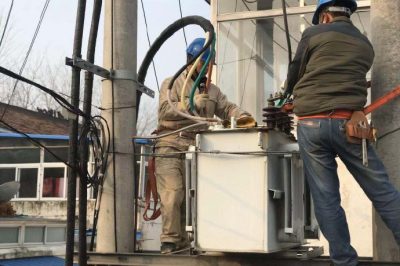 徐溜供電所將100千伏安變壓器調(diào)整為400千伏安 徐溜供電所將100千伏安變壓器調(diào)整為400千伏安
