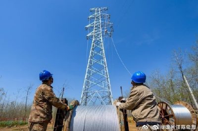 抓住晴好天氣精心施工助力春耕 抓住晴好天氣精心施工助力春耕