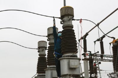 陽(yáng)春三月忙檢修  消缺除患保供電 陽(yáng)春三月忙檢修  消缺除患保供電