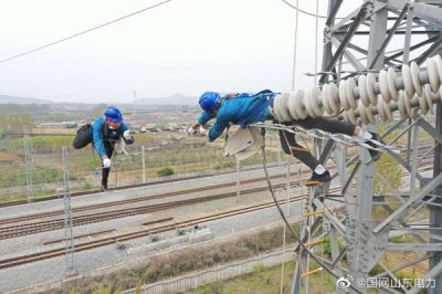 110千伏傅巨牽線配鐵路部門(mén)巨峰牽引站檢修 110千伏傅巨牽線配鐵路部門(mén)巨峰牽引站檢修