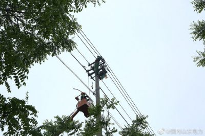 緊急搶修同桿雙回線路a相線路斷裂 緊急搶修同桿雙回線路a相線路斷裂
