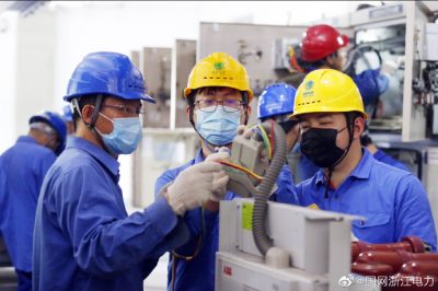 打造一人多能  運(yùn)維人員亮相首場“檢修秀” 打造一人多能  運(yùn)維人員亮相首場“檢修秀”