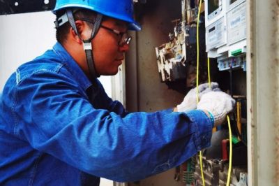 為客戶正常用電搶修和更換計(jì)量裝置 為客戶正常用電搶修和更換計(jì)量裝置