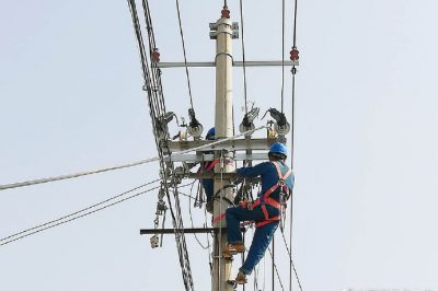更換10千伏線路電桿金具和導線 更換10千伏線路電桿金具和導線