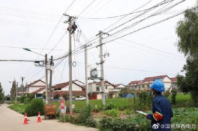 將裸鋁線升級為120平方毫米的絕緣線 將裸鋁線升級為120平方毫米的絕緣線