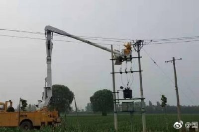 帶電作業(yè)本領(lǐng)強(qiáng)，客戶用電有保障
