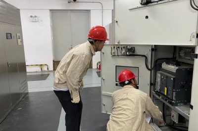 對康緣養(yǎng)生谷竣工完成的配套電氣設(shè)備、線路開展驗收工作