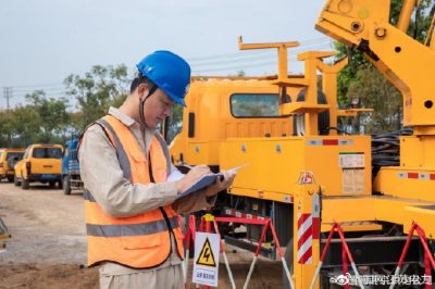 完成10千伏藍(lán)霞線、10千伏秣吉線等三條線路的桿線下地工作