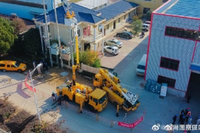 ?溧水供電首次開展帶電作業(yè)機(jī)器人實際操作