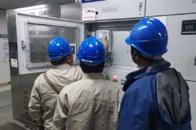 對(duì)弘利名邸小區(qū)1500余戶逐戶進(jìn)行試送電檢查