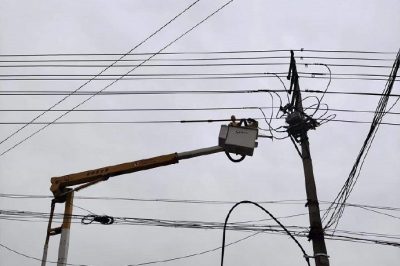 對線路進(jìn)行帶電斷茂盛置業(yè)變壓器隔離開關(guān)上引線操作